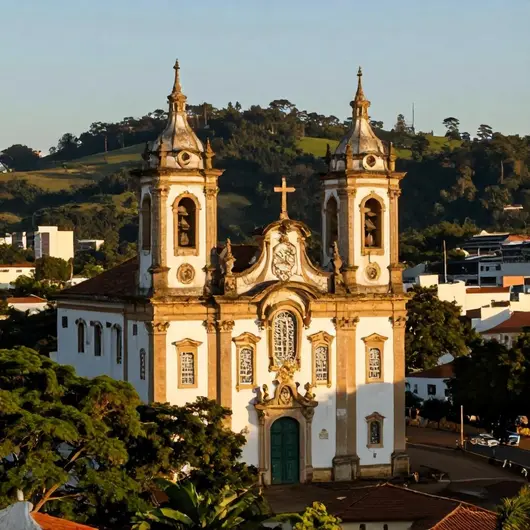 Descubra a Basílica Nossa Senhora da Piedade Descubra a Basílica Nossa Senhora da Piedade