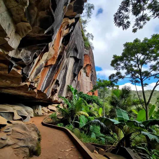 Descubra a Gruta do Baú