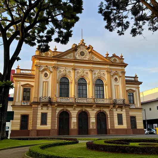 Descubra o Teatro da Cidade
