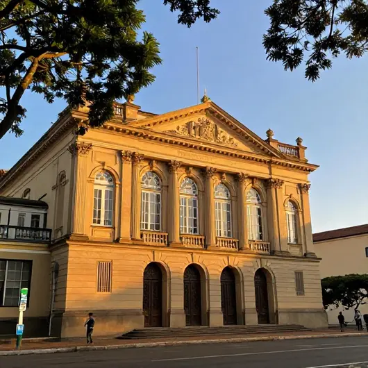 Descubra o Teatro Marília