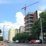 Moradores da região Oeste de BH estão sem água há quatro dias após obra da Copasa; escolas também suspendem aulas