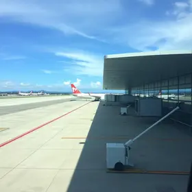 VÍDEOS: Aeroporto em Confins suspende atividades após problema na pista aeroporto em Confins